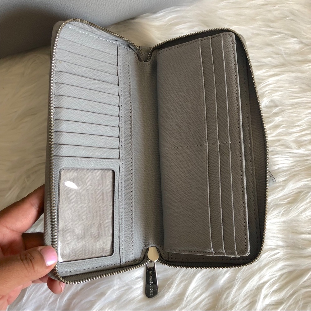 MICHAEL Michael Kors Large Jet Set Saffiano Bundle - Picture 7 of 8